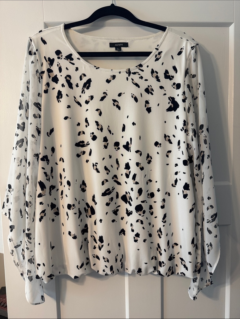 Alfani Black & White Abstract-Print Long Sleeve Blouse